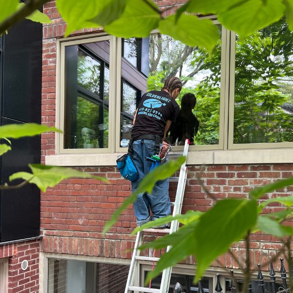 best-window-cleaner-markham-silverlight-windows-and-eaves
