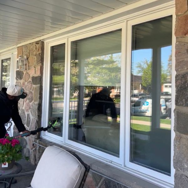 window-cleaning-ajax-ontario-silverlight-windows-and-eaves