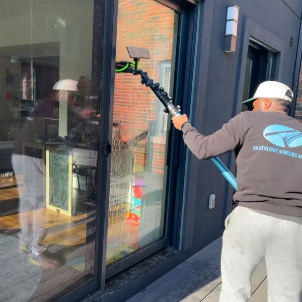 commercial-window-cleaning-mississauga-silverlight