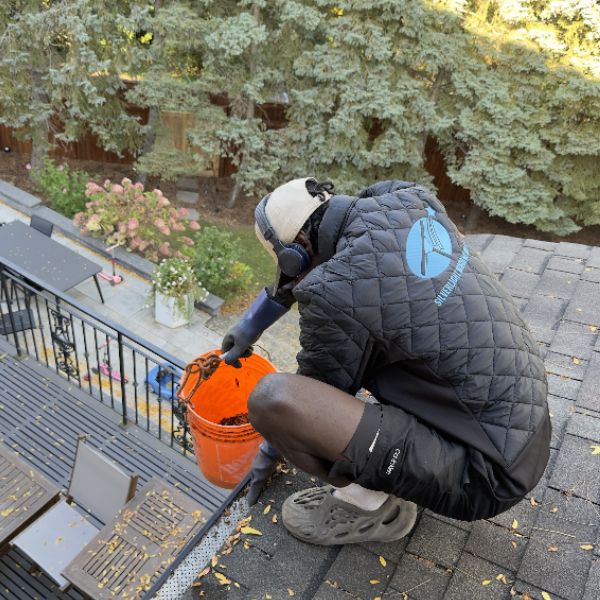 eavestrough-gutter-cleaning-markham-silverlight
