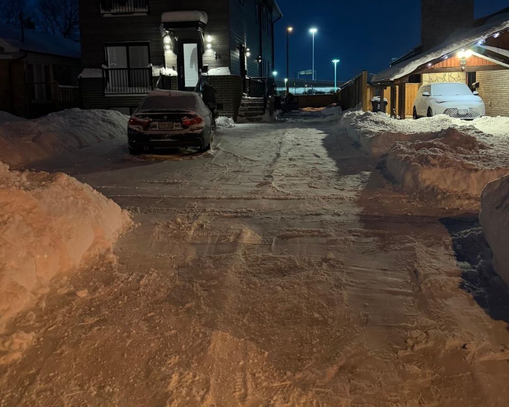 Driveway snow clearing completed by Silverlight Snow Removal in Mimico, Etobicoke.